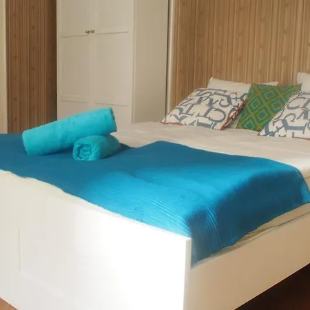 Hostel Krakow Color Sarego אכסניה