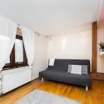 ホステル Hostel Krakow Color Sarego クラクフ